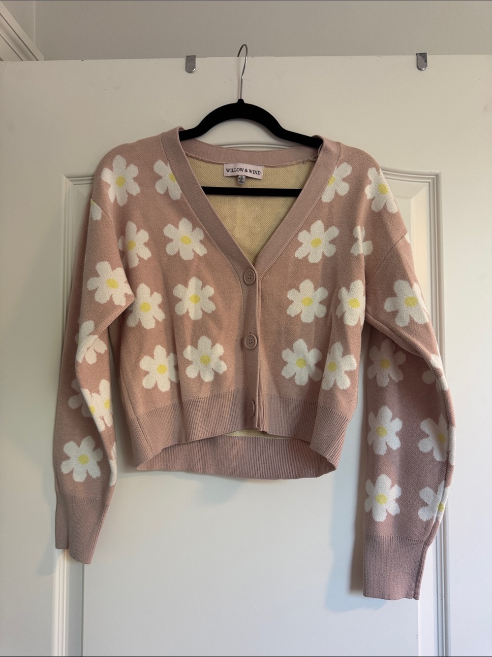 Willow & Wind Pink Daisy V-Neck Cropped Cardigan